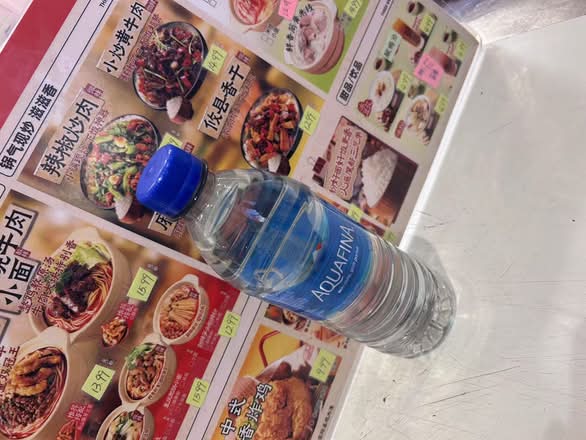 Bottle water / 矿泉水